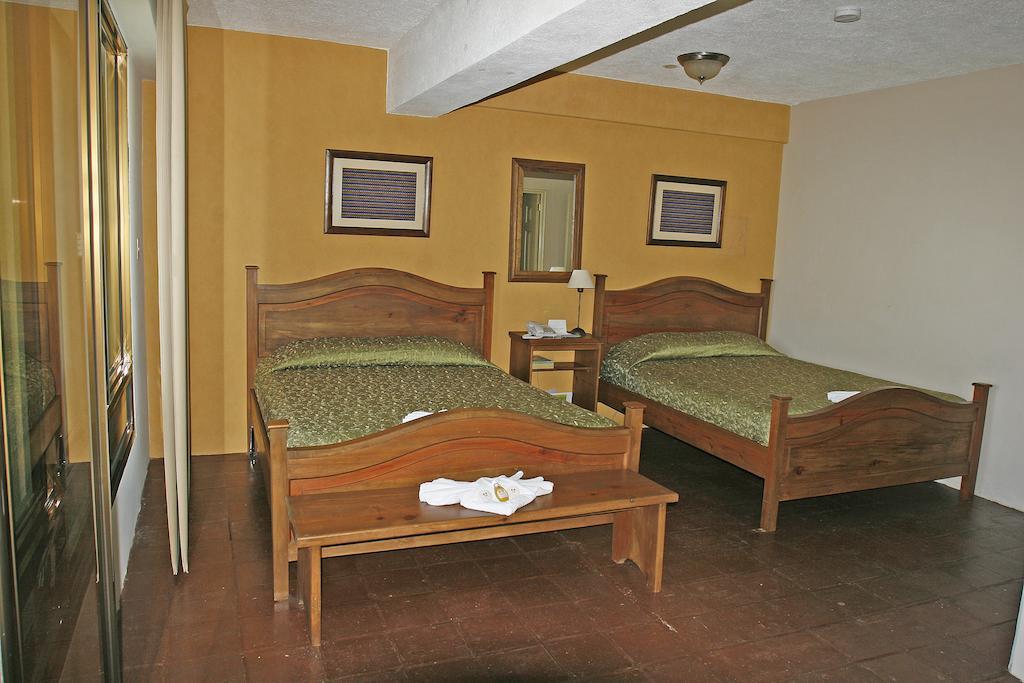 Hotel La Riviera De Atitlan 파나하첼 객실 사진